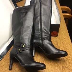 Leather boots 6.5 wide calfs never worn